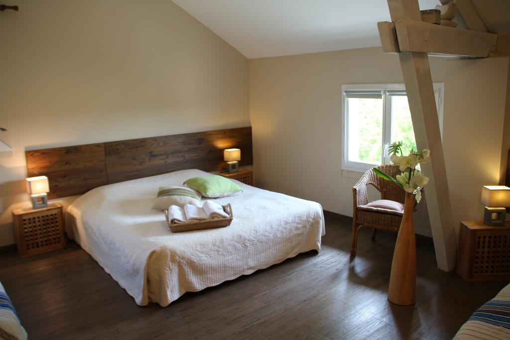 Chambres D'Hotes Domaine De Compostelle Casteide-Candau Buitenkant foto